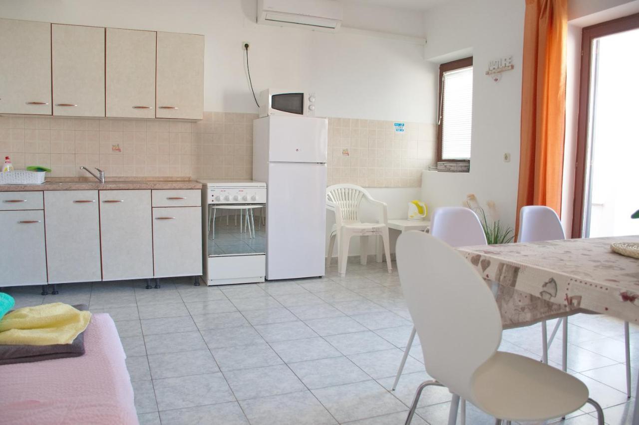 Apartments Summersong ノヴァリャ エクステリア 写真